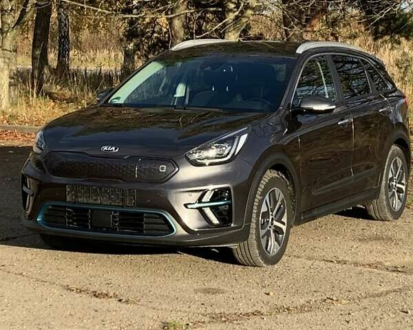 Сірий Кіа Niro, об'ємом двигуна 0 л та пробігом 128 тис. км за 18950 $, фото 11 на Automoto.ua