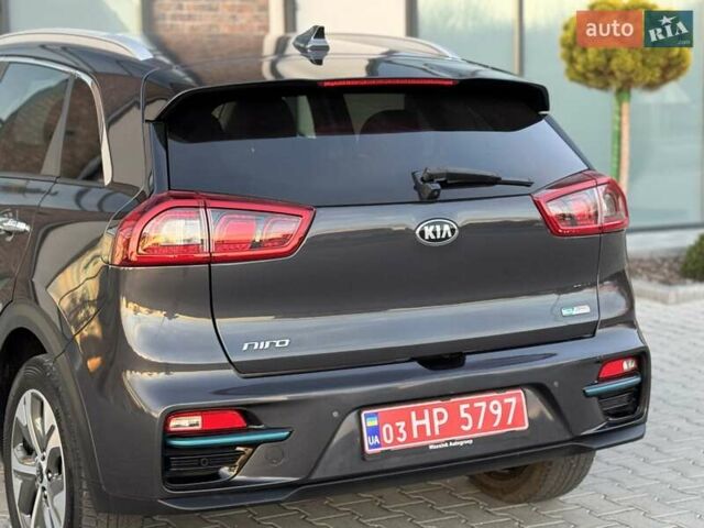 Сірий Кіа Niro, об'ємом двигуна 0 л та пробігом 135 тис. км за 17500 $, фото 19 на Automoto.ua