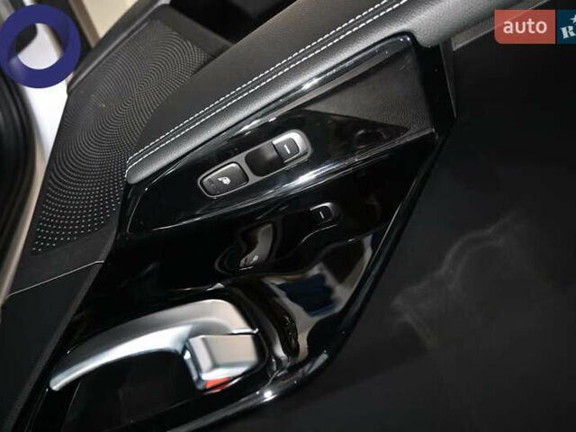 Серый Киа Niro, объемом двигателя 0 л и пробегом 146 тыс. км за 20747 $, фото 9 на Automoto.ua