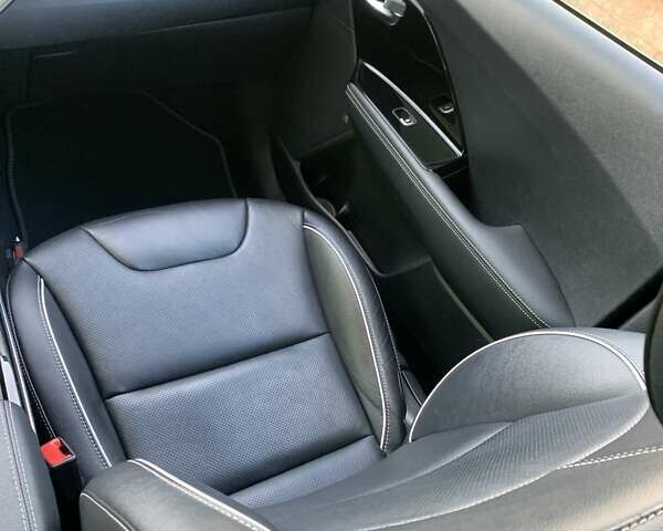 Сірий Кіа Niro, об'ємом двигуна 0 л та пробігом 73 тис. км за 18900 $, фото 20 на Automoto.ua