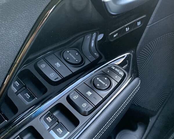 Сірий Кіа Niro, об'ємом двигуна 0 л та пробігом 73 тис. км за 18900 $, фото 30 на Automoto.ua