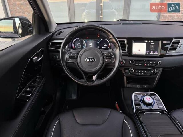 Сірий Кіа Niro, об'ємом двигуна 0 л та пробігом 135 тис. км за 17500 $, фото 46 на Automoto.ua
