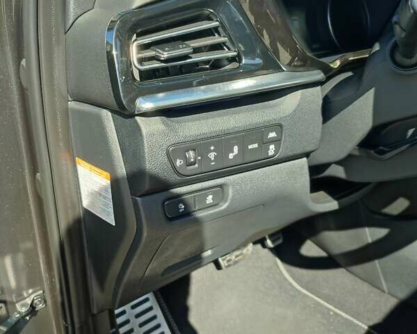 Серый Киа Niro, объемом двигателя 0 л и пробегом 49 тыс. км за 23000 $, фото 38 на Automoto.ua