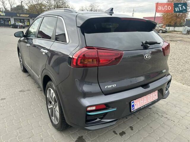Серый Киа Niro, объемом двигателя 0 л и пробегом 117 тыс. км за 19700 $, фото 5 на Automoto.ua