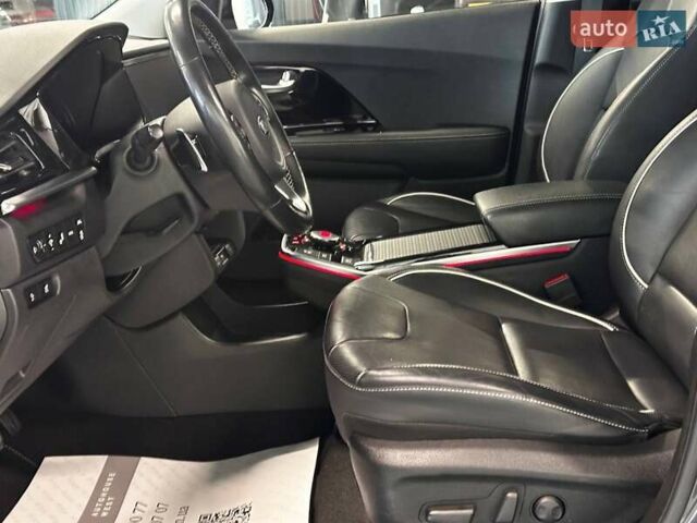 Сірий Кіа Niro, об'ємом двигуна 0 л та пробігом 155 тис. км за 18800 $, фото 17 на Automoto.ua