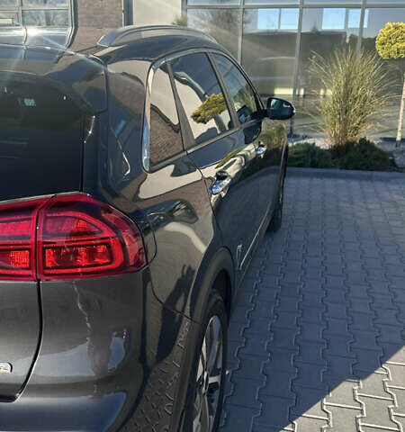 Сірий Кіа Niro, об'ємом двигуна 0 л та пробігом 87 тис. км за 18500 $, фото 3 на Automoto.ua