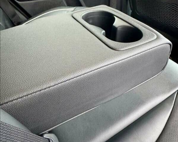 Серый Киа Niro, объемом двигателя 0 л и пробегом 147 тыс. км за 18800 $, фото 23 на Automoto.ua