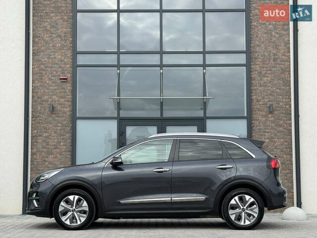 Серый Киа Niro, объемом двигателя 0 л и пробегом 139 тыс. км за 18900 $, фото 38 на Automoto.ua