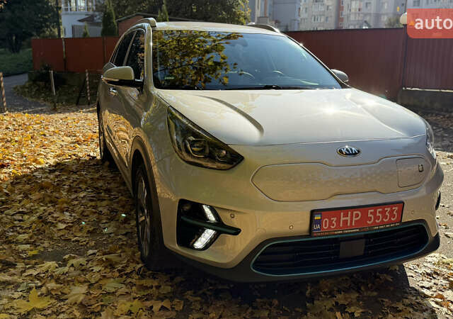 Сірий Кіа Niro, об'ємом двигуна 0 л та пробігом 115 тис. км за 21913 $, фото 7 на Automoto.ua
