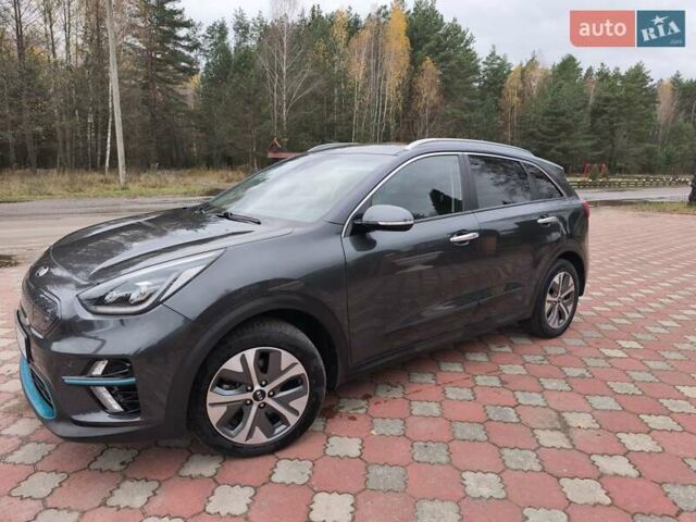 Серый Киа Niro, объемом двигателя 0 л и пробегом 58 тыс. км за 23800 $, фото 4 на Automoto.ua