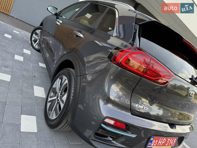 Сірий Кіа Niro, об'ємом двигуна 0 л та пробігом 70 тис. км за 19999 $, фото 28 на Automoto.ua