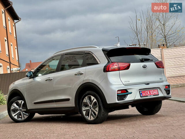 Серый Киа Niro, объемом двигателя 0 л и пробегом 118 тыс. км за 19350 $, фото 24 на Automoto.ua