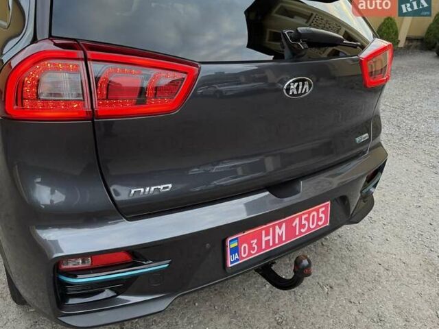 Киа Niro 2020 в Львове на Automoto.ua Серый Киа Niro, объемом двигателя 0 л и пробегом 136 тыс. км за 17950 $, фото 3 на Automoto.ua