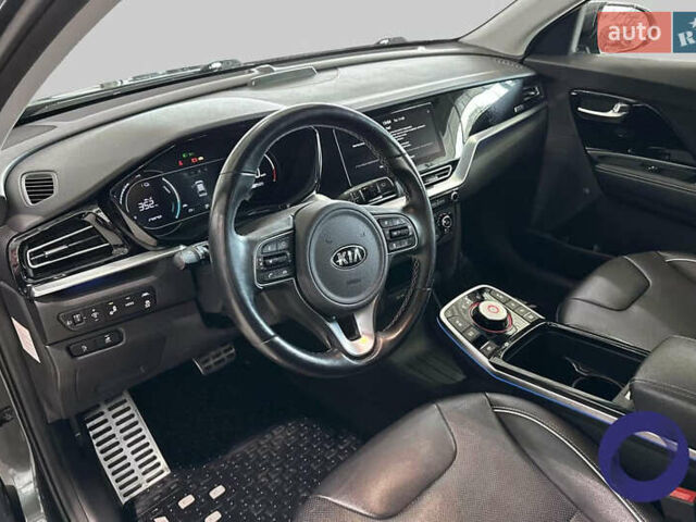 Серый Киа Niro, объемом двигателя 0 л и пробегом 146 тыс. км за 20747 $, фото 12 на Automoto.ua