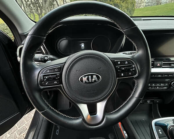 Сірий Кіа Niro, об'ємом двигуна 0 л та пробігом 113 тис. км за 19580 $, фото 16 на Automoto.ua