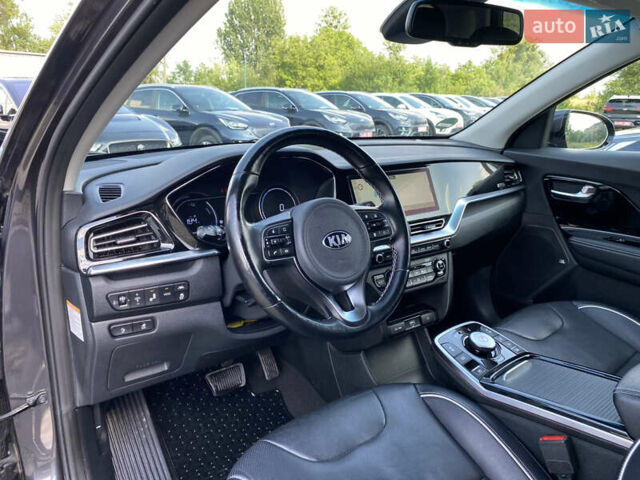 Киа Niro 2020 в Львове на Automoto.ua Серый Киа Niro, объемом двигателя 0 л и пробегом 116 тыс. км за 20800 $, фото 39 на Automoto.ua
