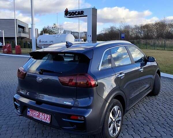 Сірий Кіа Niro, об'ємом двигуна 0 л та пробігом 91 тис. км за 19300 $, фото 4 на Automoto.ua