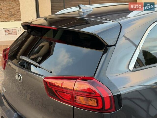 Сірий Кіа Niro, об'ємом двигуна 0 л та пробігом 118 тис. км за 20499 $, фото 30 на Automoto.ua