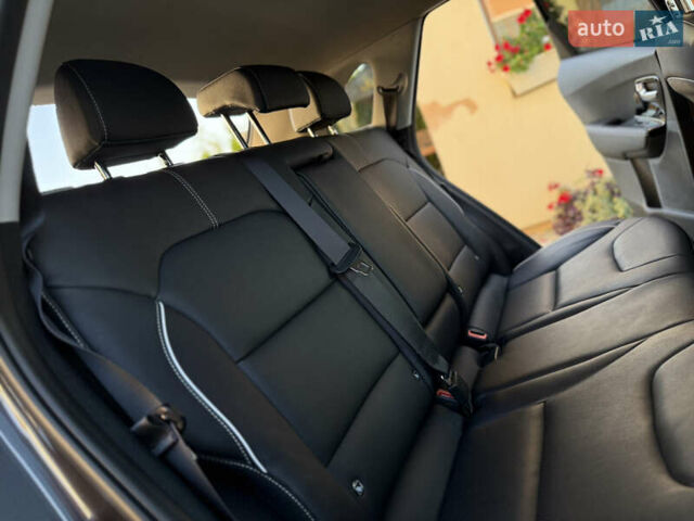 Серый Киа Niro, объемом двигателя 0 л и пробегом 145 тыс. км за 18800 $, фото 89 на Automoto.ua