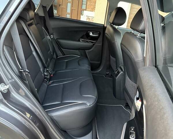 Сірий Кіа Niro, об'ємом двигуна 0 л та пробігом 118 тис. км за 20499 $, фото 74 на Automoto.ua