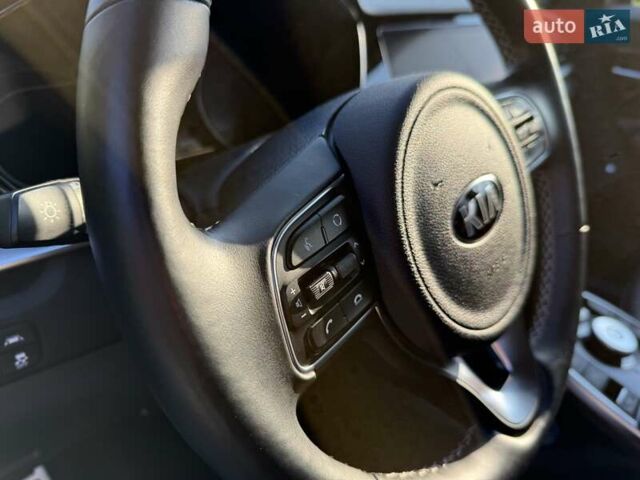 Серый Киа Niro, объемом двигателя 0 л и пробегом 57 тыс. км за 23299 $, фото 19 на Automoto.ua