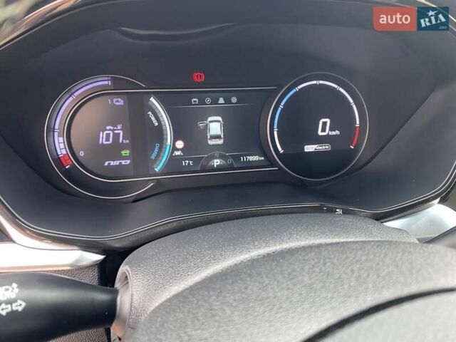 Серый Киа Niro, объемом двигателя 0 л и пробегом 117 тыс. км за 20470 $, фото 21 на Automoto.ua