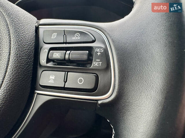 Серый Киа Niro, объемом двигателя 0 л и пробегом 109 тыс. км за 20500 $, фото 45 на Automoto.ua