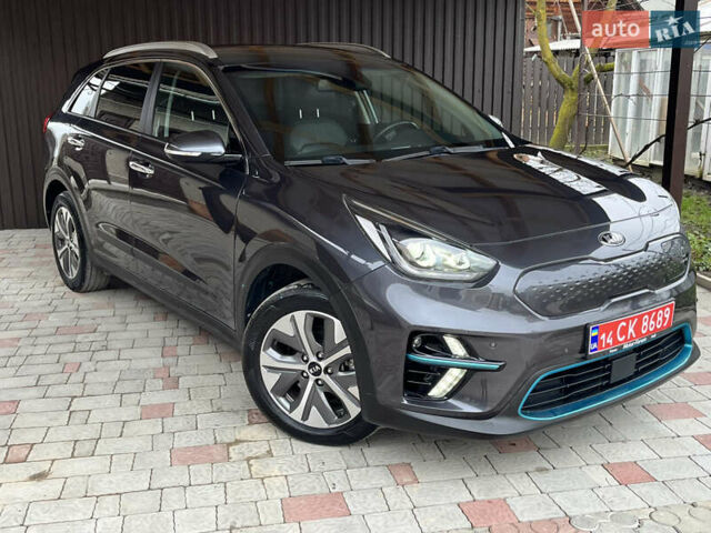 Серый Киа Niro, объемом двигателя 0 л и пробегом 127 тыс. км за 19750 $, фото 4 на Automoto.ua