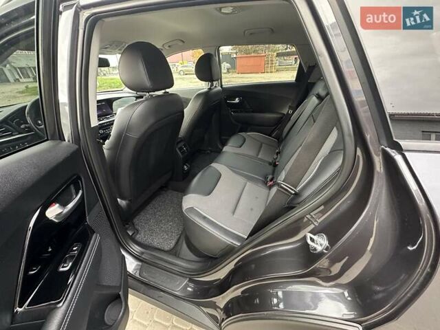 Серый Киа Niro, объемом двигателя 0 л и пробегом 117 тыс. км за 19700 $, фото 16 на Automoto.ua