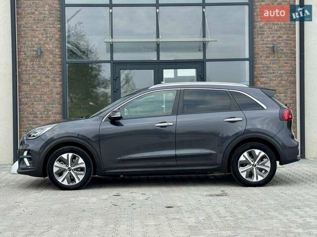 Серый Киа Niro, объемом двигателя 0 л и пробегом 150 тыс. км за 18500 $, фото 13 на Automoto.ua