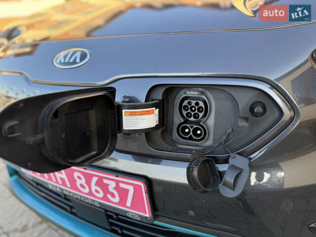 Серый Киа Niro, объемом двигателя 0 л и пробегом 145 тыс. км за 18800 $, фото 24 на Automoto.ua