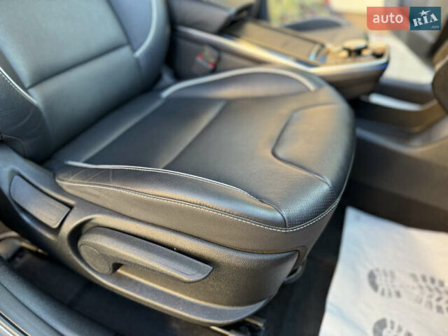 Серый Киа Niro, объемом двигателя 0 л и пробегом 145 тыс. км за 18800 $, фото 83 на Automoto.ua