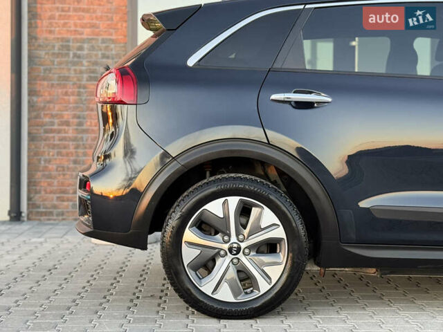Серый Киа Niro, объемом двигателя 0 л и пробегом 142 тыс. км за 17700 $, фото 18 на Automoto.ua