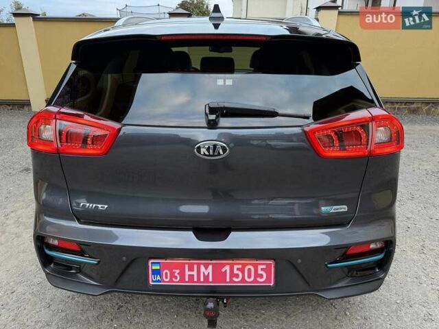 Киа Niro 2020 в Львове на Automoto.ua Серый Киа Niro, объемом двигателя 0 л и пробегом 136 тыс. км за 17950 $, фото 4 на Automoto.ua