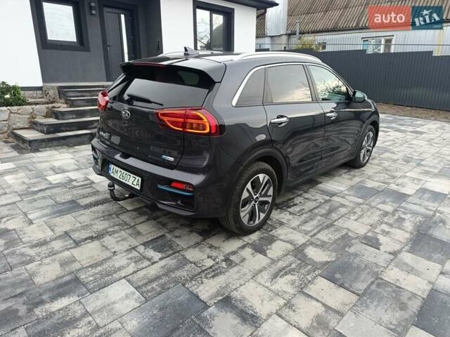 Сірий Кіа Niro, об'ємом двигуна 0 л та пробігом 135 тис. км за 19700 $, фото 5 на Automoto.ua
