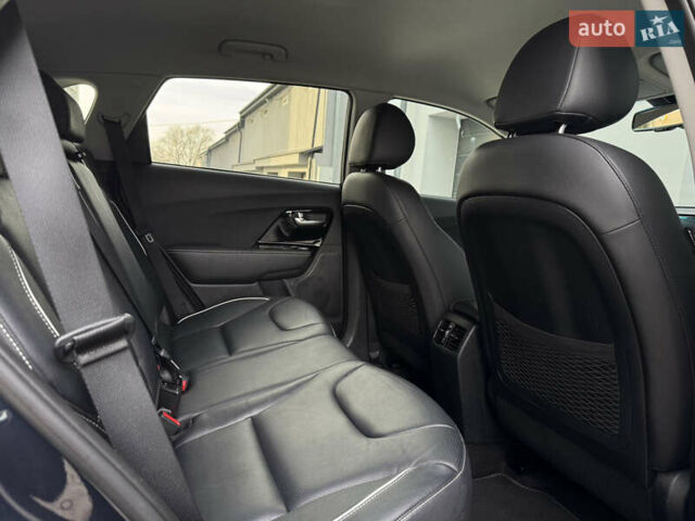 Серый Киа Niro, объемом двигателя 0 л и пробегом 156 тыс. км за 18500 $, фото 63 на Automoto.ua