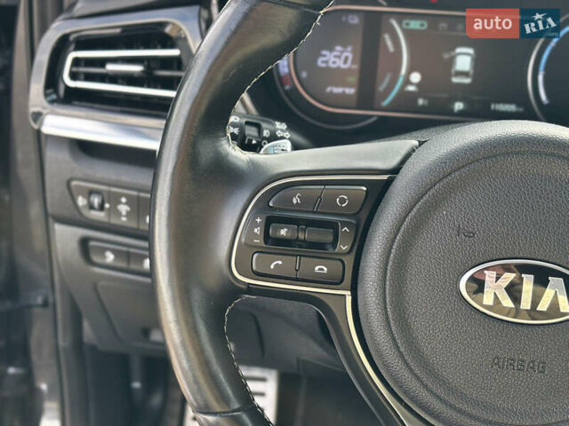 Серый Киа Niro, объемом двигателя 0 л и пробегом 110 тыс. км за 21200 $, фото 30 на Automoto.ua