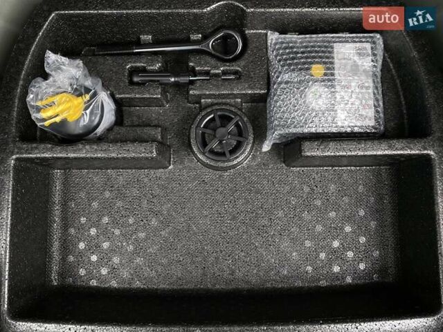 Серый Киа Niro, объемом двигателя 0 л и пробегом 101 тыс. км за 21300 $, фото 71 на Automoto.ua