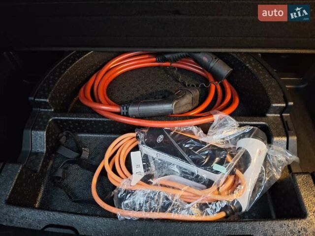 Серый Киа Niro, объемом двигателя 0 л и пробегом 150 тыс. км за 19300 $, фото 23 на Automoto.ua