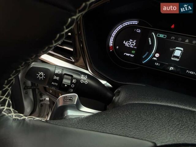 Сірий Кіа Niro, об'ємом двигуна 0 л та пробігом 71 тис. км за 21999 $, фото 44 на Automoto.ua