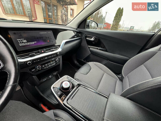 Серый Киа Niro, объемом двигателя 0 л и пробегом 158 тыс. км за 17750 $, фото 77 на Automoto.ua