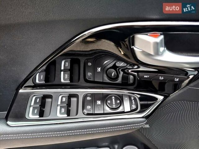 Серый Киа Niro, объемом двигателя 0 л и пробегом 115 тыс. км за 20300 $, фото 15 на Automoto.ua