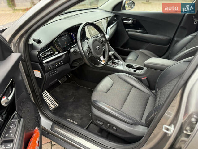 Киа Niro 2020 в Калуше на Automoto.ua Серый Киа Niro, объемом двигателя 1.58 л и пробегом 102 тыс. км за 19600 $, фото 23 на Automoto.ua