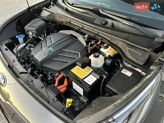 Серый Киа Niro, объемом двигателя 0 л и пробегом 74 тыс. км за 18200 $, фото 57 на Automoto.ua