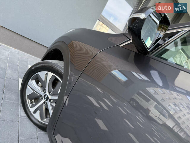 Сірий Кіа Niro, об'ємом двигуна 0 л та пробігом 70 тис. км за 19999 $, фото 33 на Automoto.ua