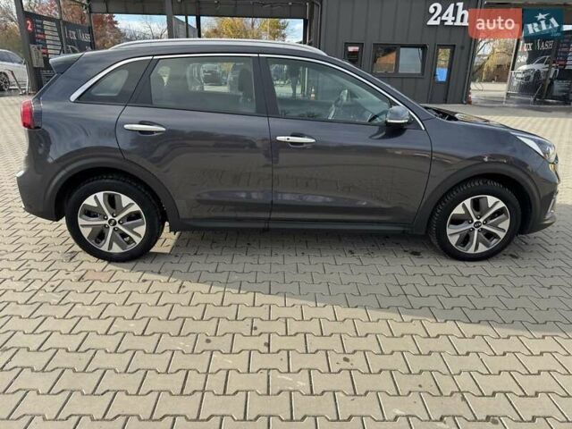 Серый Киа Niro, объемом двигателя 0 л и пробегом 149 тыс. км за 18200 $, фото 14 на Automoto.ua