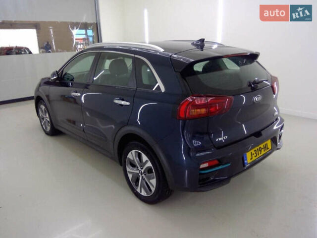 Серый Киа Niro, объемом двигателя 0 л и пробегом 108 тыс. км за 19900 $, фото 3 на Automoto.ua