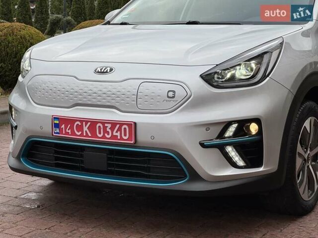 Сірий Кіа Niro, об'ємом двигуна 0 л та пробігом 118 тис. км за 19300 $, фото 13 на Automoto.ua