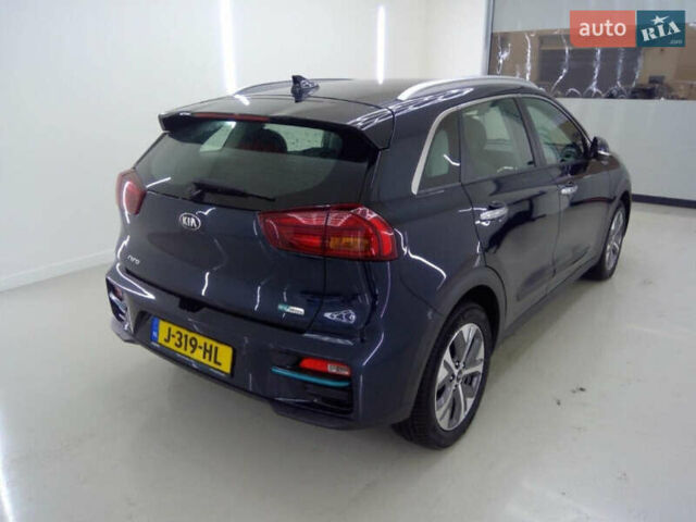 Серый Киа Niro, объемом двигателя 0 л и пробегом 108 тыс. км за 19900 $, фото 2 на Automoto.ua