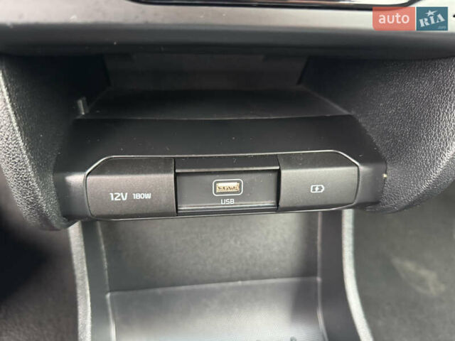 Серый Киа Niro, объемом двигателя 0 л и пробегом 158 тыс. км за 17750 $, фото 76 на Automoto.ua